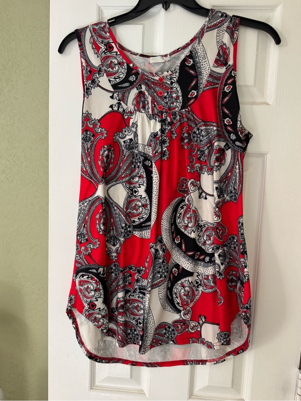 Kohl's Red Black White Paisley Sleeveless Tunic Top